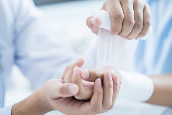 Urgent care treatment and diagnosis of Broken Bones